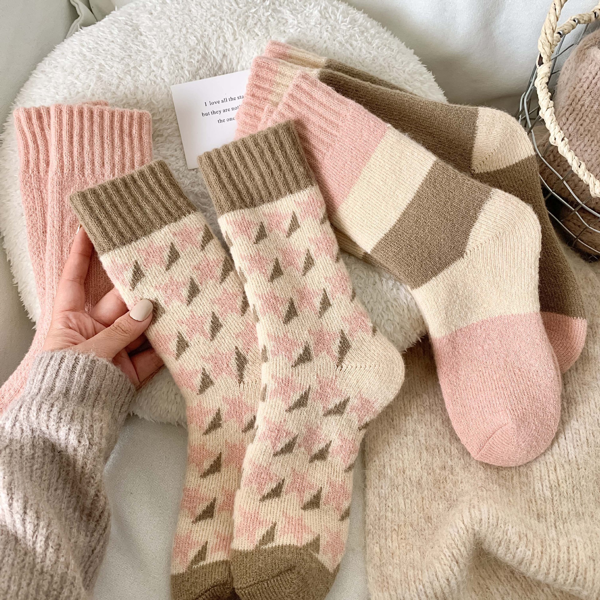 Womens Pink Minimalist Fashion Fleece Socks